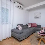 In With Wifi Апартаменты Valbandon