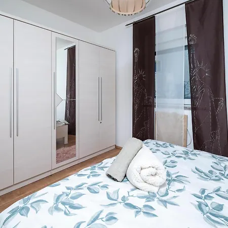 1 Bedroom Cozy In Lägenhet Valbandon