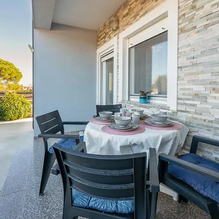 Lägenhet 1 Bedroom Cozy In *